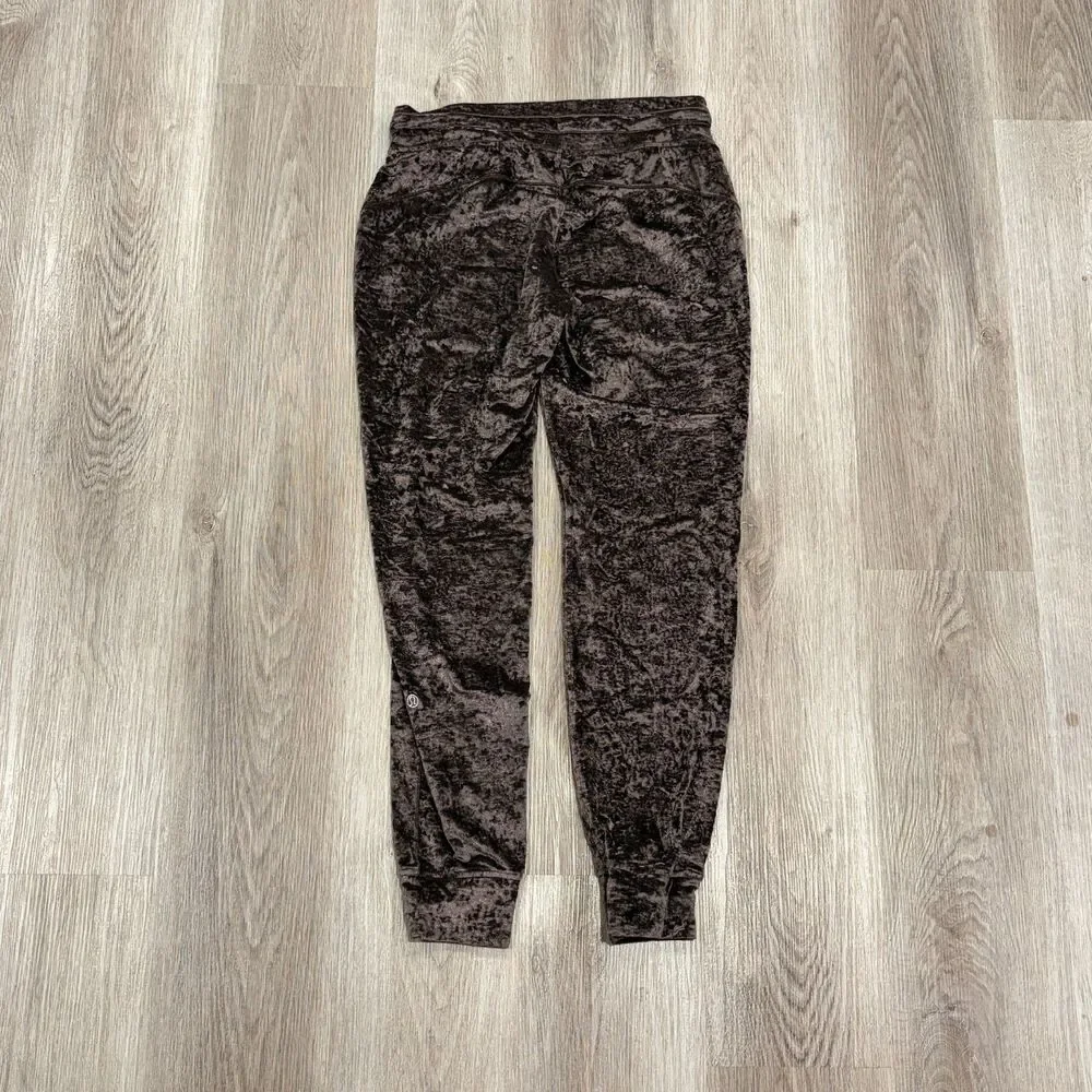 Lululemon Ready to Crush Velvet Jogger Pants Women’s French Press Brown Size 6